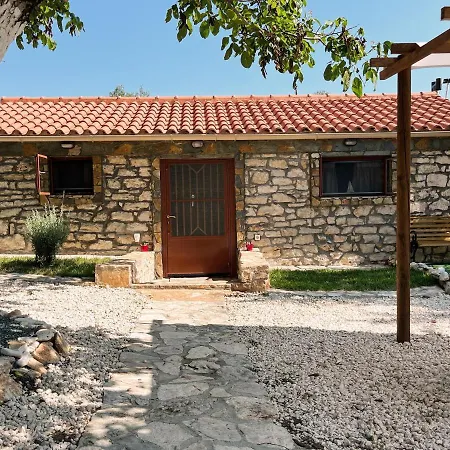 Nikos Villa Poulata